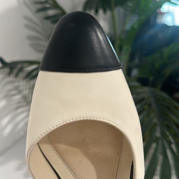 Chanel Lambskin Cap Toe Slingback Pearl Pumps size 36 - Picture 10 of 12